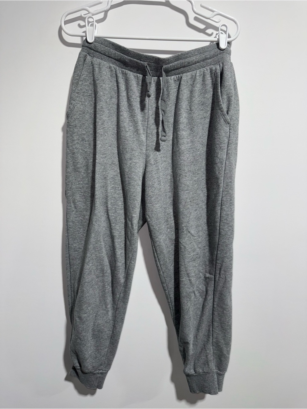 Women’s Colsie Comfy Gray Sweatpants. Size M